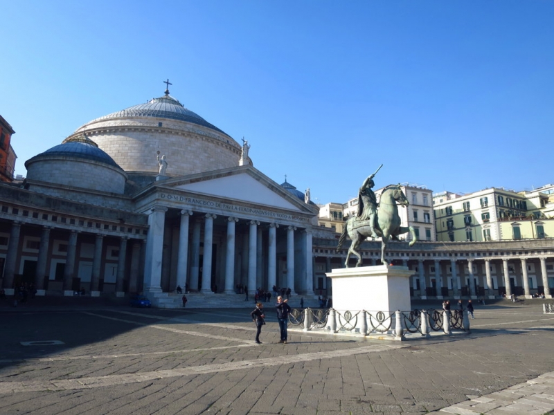 83.Piazza Plebiscito